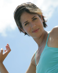 Fiveways Physiotherapy will carefully
              assess your symptoms and develop an effective treatment
              plan. Photo of woman against a blue sky